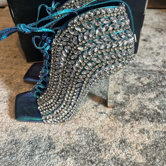 AZALEA WANG Sparkling Silver and Blue Women's Heels - Picture 2 of 7